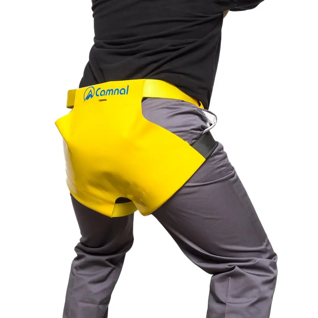 Сиденье-упор для альпинизма с отстегивающимся нагрудным ремнем и прочной защитной подушкой из ПВХ
Сиденье-упор для альпинизма с отстегивающимся нагрудным ремнем и прочной защитной подушкой из ПВХ