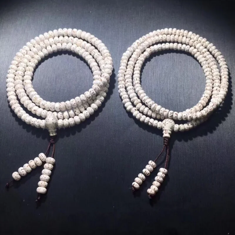 little elf on your wrist! Star and Moon Bodhi beads, selected 5x3 4x6, quality as shown in the picture
little elf on your wrist! Star and Moon Bodhi beads, selected 5x3 4x6, quality as shown in the picture
