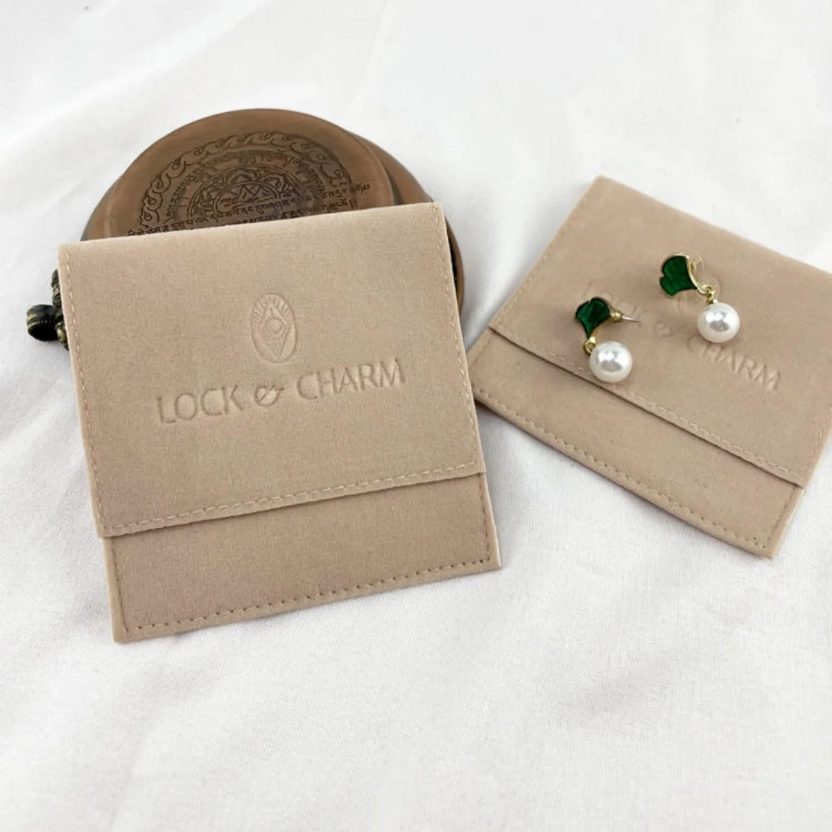 50 шт., мешочек для ювелирных изделий, мягкая бархатная сумка на кнопке, конверт, упаковка для ювелирных изделий, браслет, ожерелье, серьги, кольцо, рождественский мешочек
50 шт., мешочек для ювелирных изделий, мягкая бархатная сумка на кнопке, конверт, упаковка для ювелирных изделий, браслет, ожерелье, серьги, кольцо, рождественский мешочек