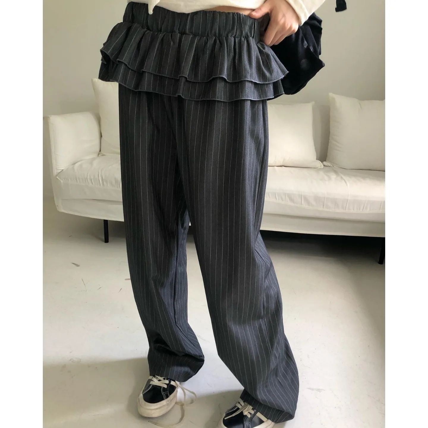 Autumn Winter Faux Two-Piece Suit Pants Casual Long Trousers Korean Sle Vertical Stripes Double Layer Skirt Hem Suit Pants
Autumn Winter Faux Two-Piece Suit Pants Casual Long Trousers Korean Sle Vertical Stripes Double Layer Skirt Hem Suit Pants