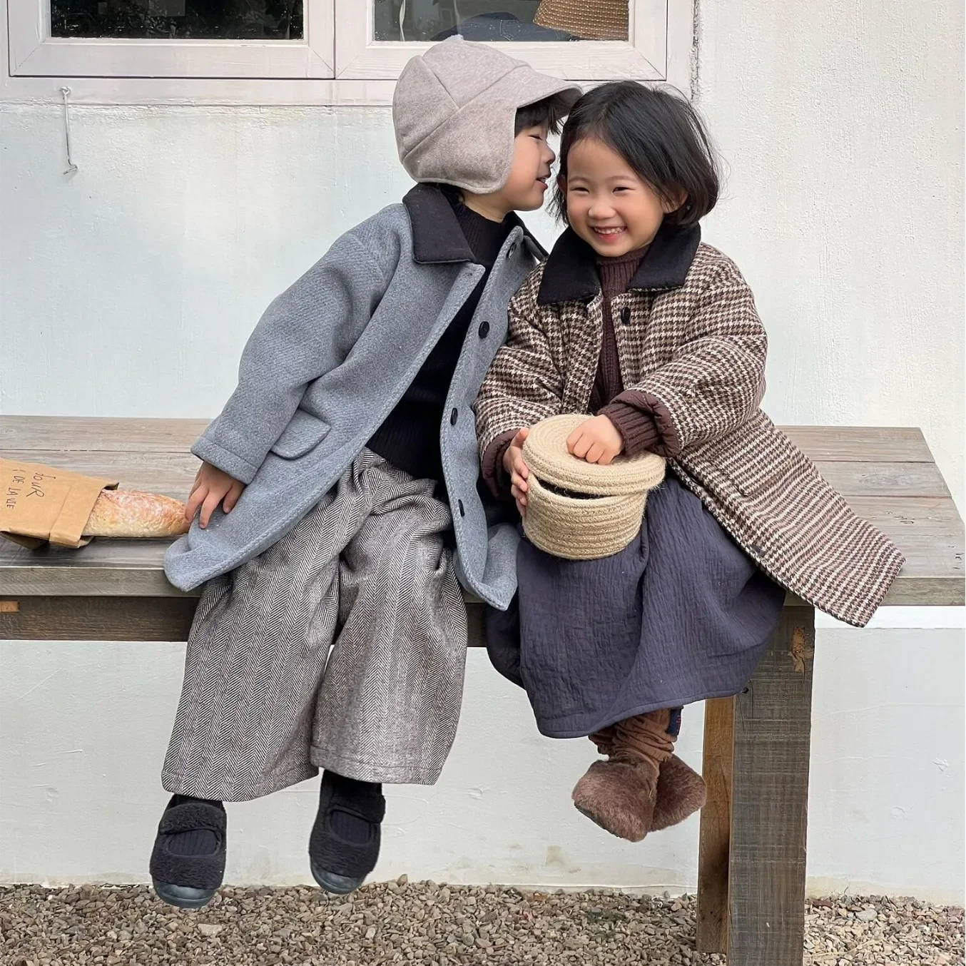 Kid Coat Long Coats Korean Children Clothing 2023 Winter New Children Boys and Girls Wool Coat Retro Lapel Plaid Cotton Jacket
Kid Coat Long Coats Korean Children Clothing 2023 Winter New Children Boys and Girls Wool Coat Retro Lapel Plaid Cotton Jacket