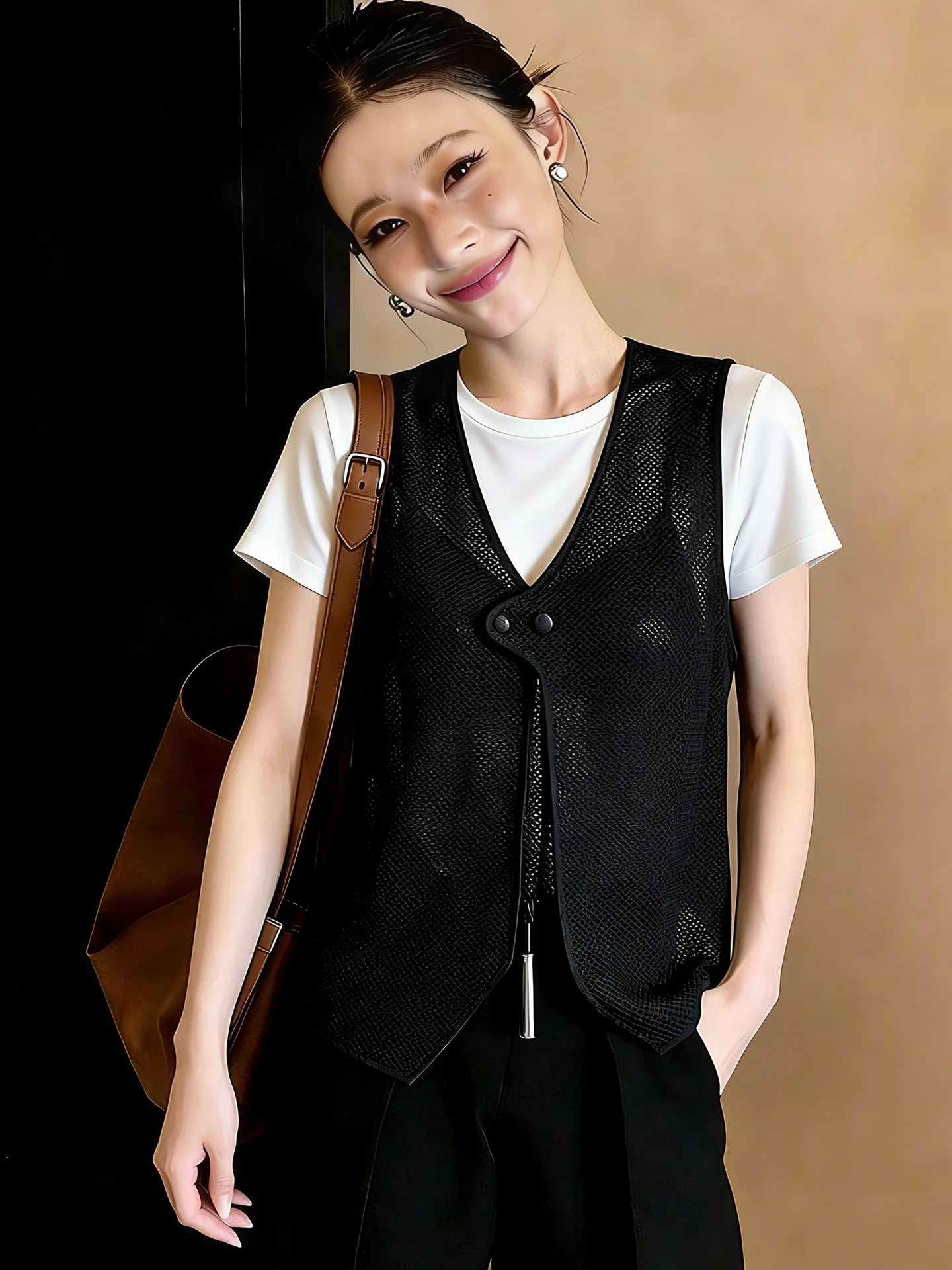 Elegant Knitted Sleeveless Vest Fashionable Commute Women's Style Versatile Straight Cut V-Neck Regular Length Single Button
Elegant Knitted Sleeveless Vest Fashionable Commute Women's Style Versatile Straight Cut V-Neck Regular Length Single Button