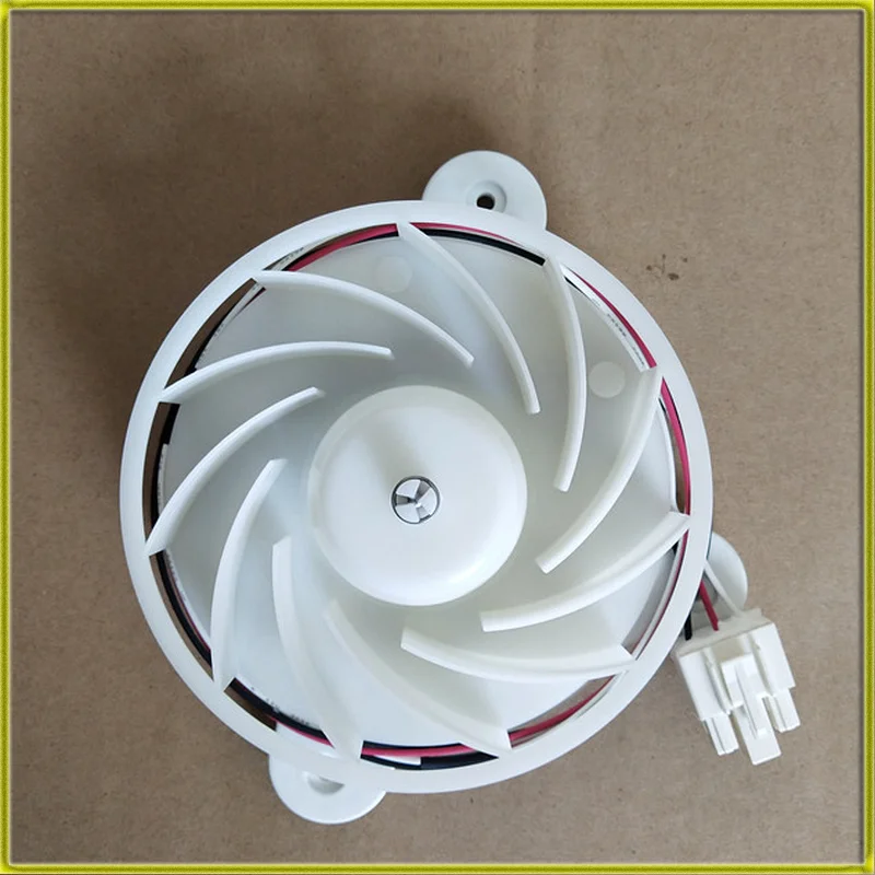 Вентиляторный двигатель ZWF-30-3 DC12V 2.5W для холодильников BCD-296WEM, BCD-230WEM, ZWF 30 3
Вентиляторный двигатель ZWF-30-3 DC12V 2.5W для холодильников BCD-296WEM, BCD-230WEM, ZWF 30 3
