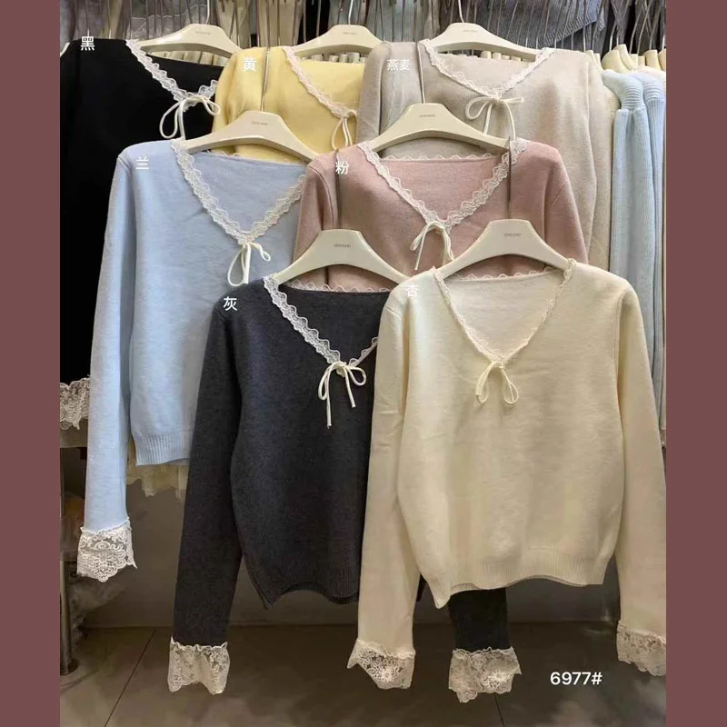 Korean Style V-Neck Lace Trim Knitted Sweater Women's Loose Fit Overhead Long Sleeve Winter New Arrival Fashion Design
Korean Style V-Neck Lace Trim Knitted Sweater Women's Loose Fit Overhead Long Sleeve Winter New Arrival Fashion Design