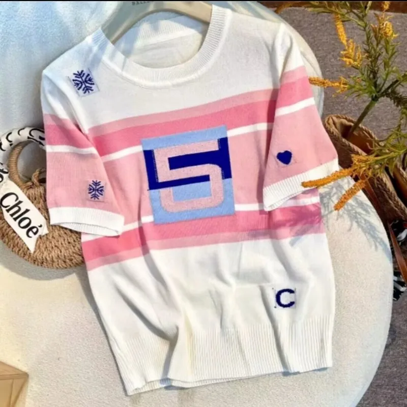 Fashion Letter Diamonds Women's Vintage Striped Knitted Tops Summer New Casual Loose O-neck Short Sleeve Y2K T-Shirt
Fashion Letter Diamonds Women's Vintage Striped Knitted Tops Summer New Casual Loose O-neck Short Sleeve Y2K T-Shirt