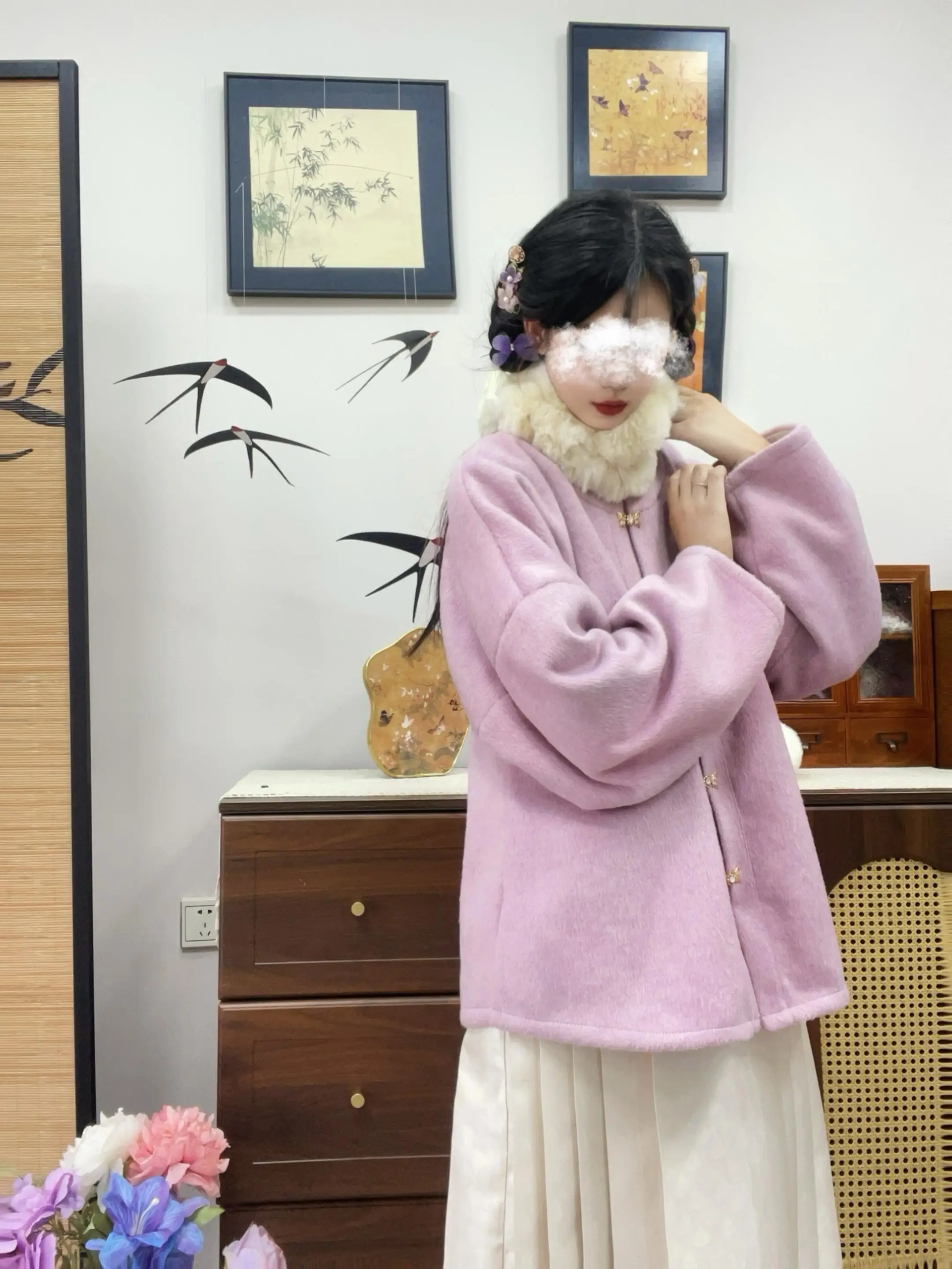 Или Qixiang Little Bean Cake Ming Dynas, оригинальный дизайн, 650 г, тяжелое шерстяное пальто, сумка с бантом, све Ханфу, зимняя женская мода
Или Qixiang Little Bean Cake Ming Dynas, оригинальный дизайн, 650 г, тяжелое шерстяное пальто, сумка с бантом, све Ханфу, зимняя женская мода