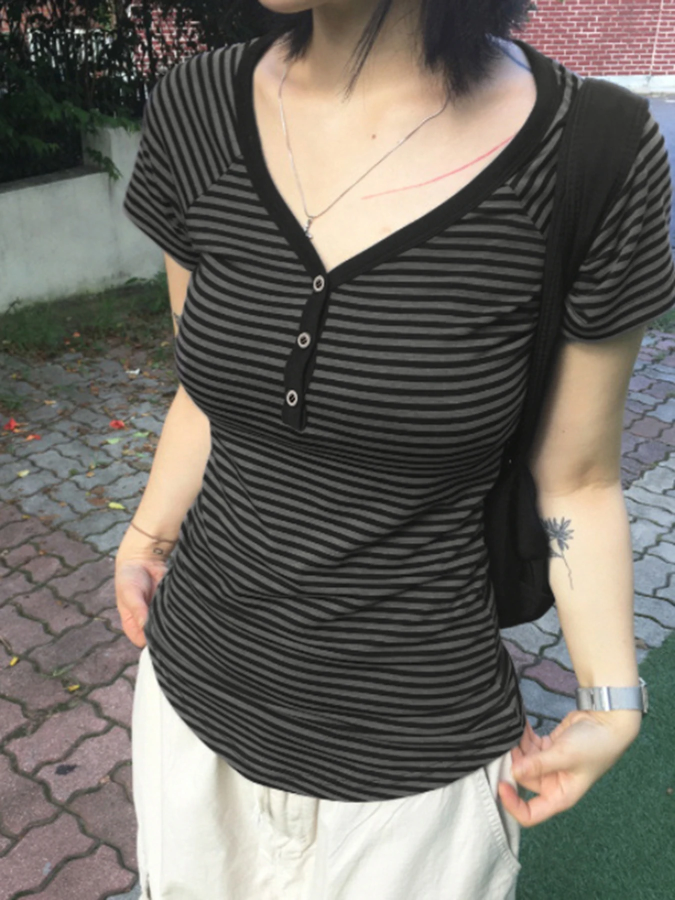 Korean Style Stripe Patchwork Women T-Shirts Short Sleeves Slim Fit Simple Causal Office Lady Clothing
Korean Style Stripe Patchwork Women T-Shirts Short Sleeves Slim Fit Simple Causal Office Lady Clothing