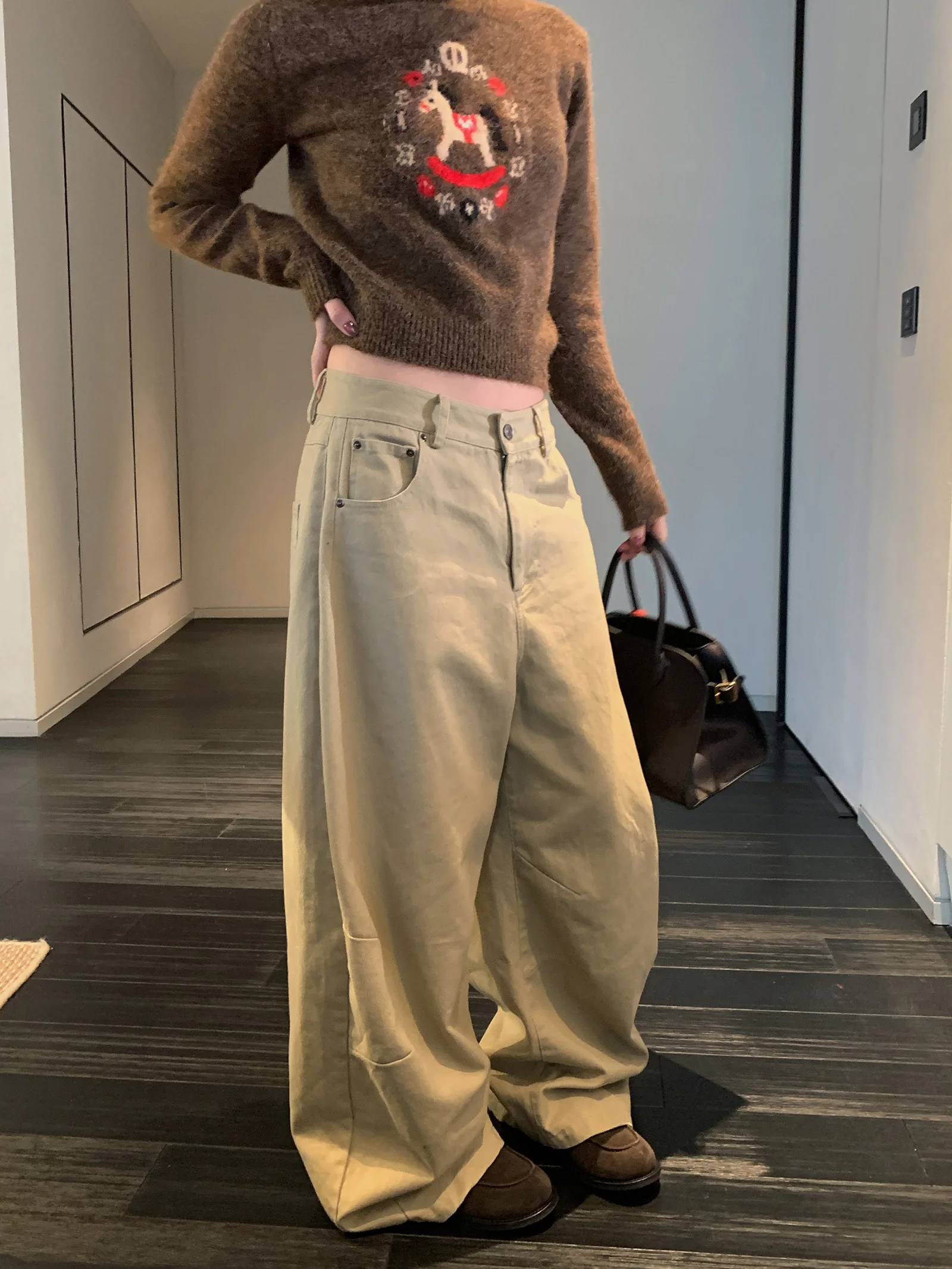 Simple Design Wide Leg Casual Pants Pleated Cotton Ladies Daily Wear Comfortable Loose Fit Trousers by Imsuperni
Simple Design Wide Leg Casual Pants Pleated Cotton Ladies Daily Wear Comfortable Loose Fit Trousers by Imsuperni