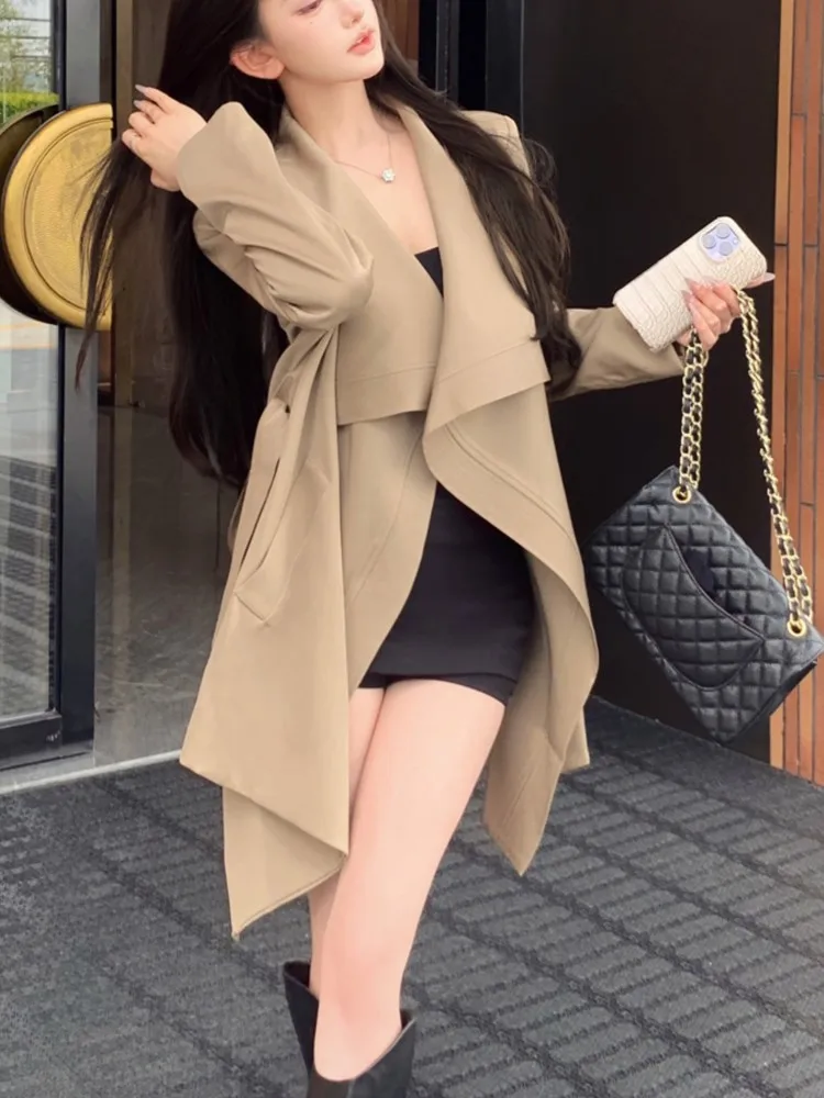 Autumn Korean Casual Streetweer Irregular Women's Windbreaker Turn Down Collar With Straps Loose Trench Female Clothes Coat
Autumn Korean Casual Streetweer Irregular Women's Windbreaker Turn Down Collar With Straps Loose Trench Female Clothes Coat
