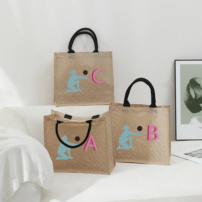 2026 Новая льняная большая сумка с портретом, играющим в мяч, украшение в виде дерева, модная, элегантная, высококачественная и качественная
2026 Новая льняная большая сумка с портретом, играющим в мяч, украшение в виде дерева, модная, элегантная, высококачественная и качественная