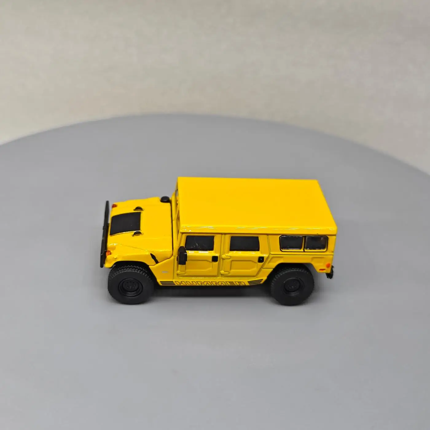 596 1:64 Hummer H1 Yellow Advanced Collection Ornament Car Models
596 1:64 Hummer H1 Yellow Advanced Collection Ornament Car Models