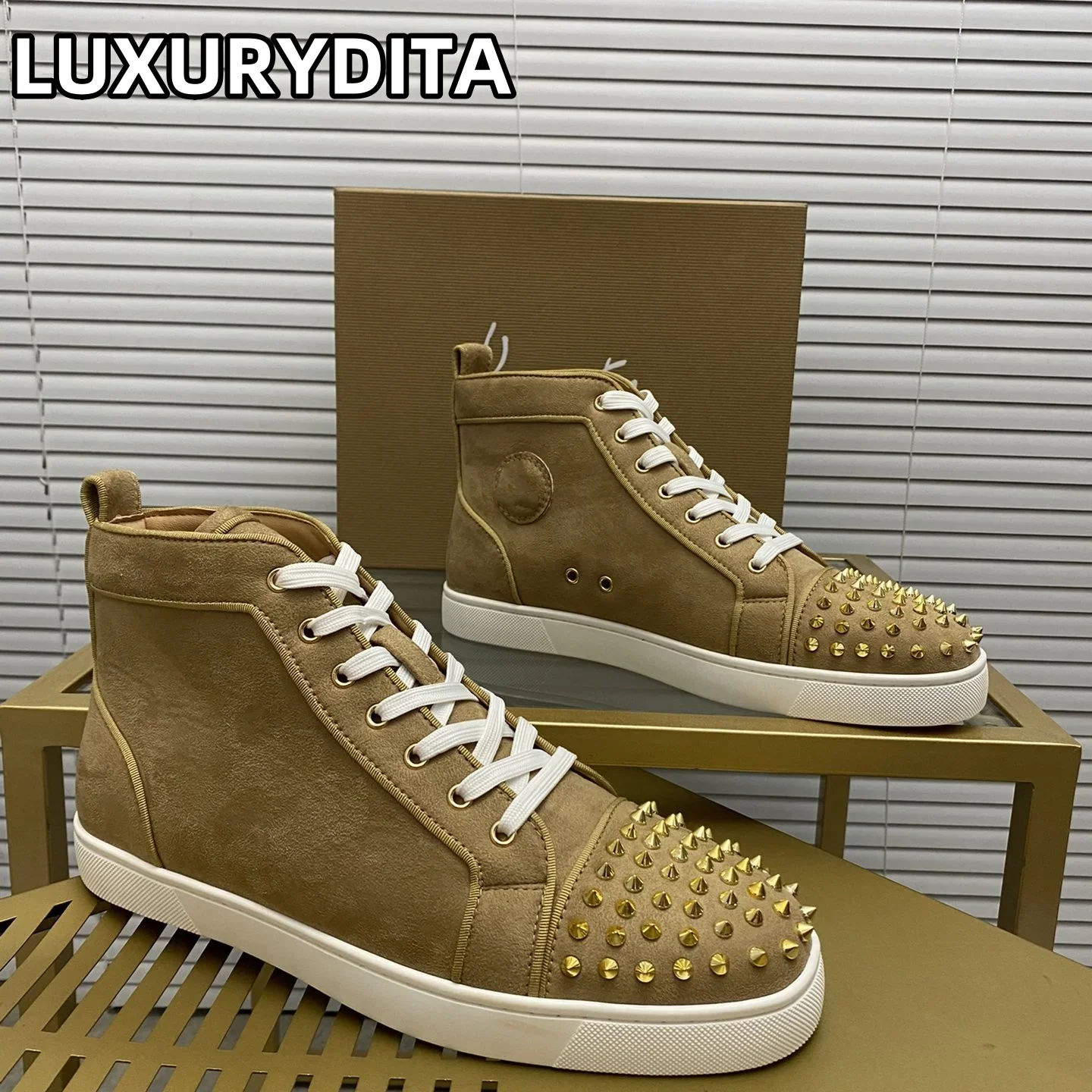 Top Quality Womens Trendy Casual Tennis Shoes Luxury Mens Real Leather Sneakers 35-48 Designr Rivet Red Soled Lovers Shoes M0078
Top Quality Womens Trendy Casual Tennis Shoes Luxury Mens Real Leather Sneakers 35-48 Designr Rivet Red Soled Lovers Shoes M0078