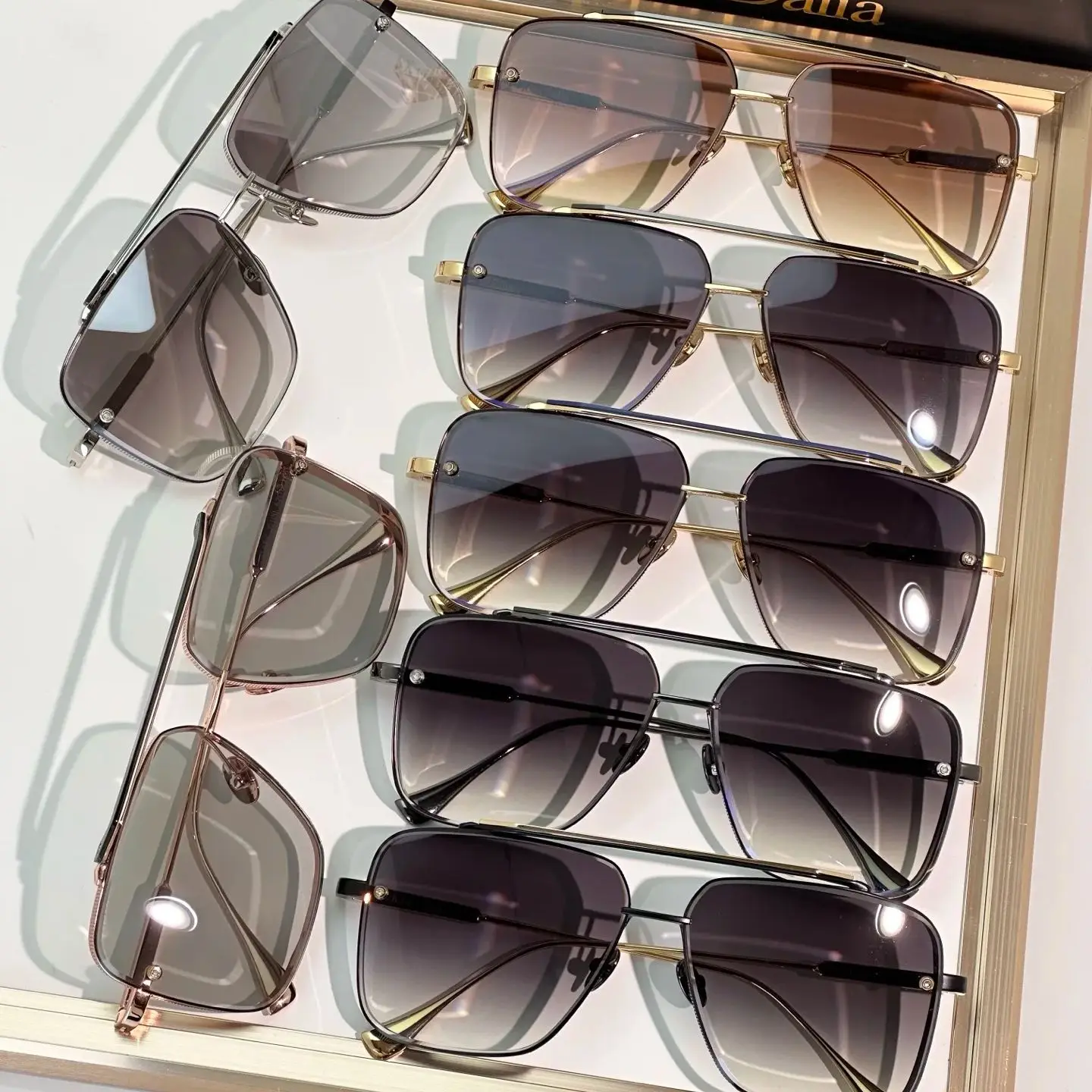 High Quality For JOHN DALIA JD LASY Polarized Sunglasses Men Women Luxury Brand Sun Glasses Vintage Alloy Frame Glasses With Box
High Quality For JOHN DALIA JD LASY Polarized Sunglasses Men Women Luxury Brand Sun Glasses Vintage Alloy Frame Glasses With Box