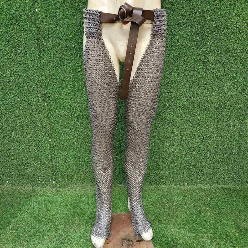 Crusader armor, riveted chain mail legs, chainmail breeches, pantyhose can be worn
Crusader armor, riveted chain mail legs, chainmail breeches, pantyhose can be worn