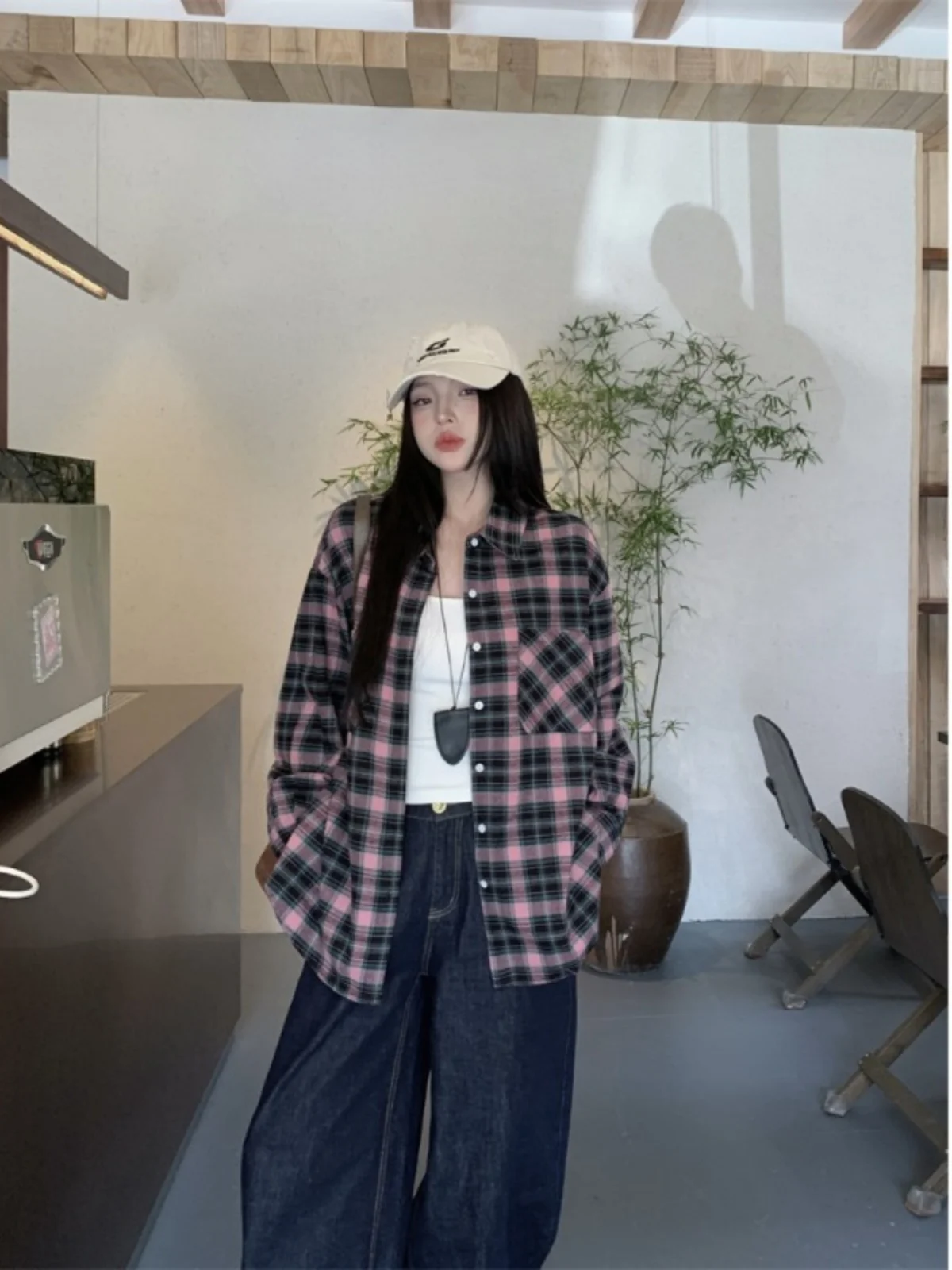 Ретро-рубашка в розовую клетку для женщин, весна-лето, свободный крой, защита от солнца, асимметричный подол
Ретро-рубашка в розовую клетку для женщин, весна-лето, свободный крой, защита от солнца, асимметричный подол