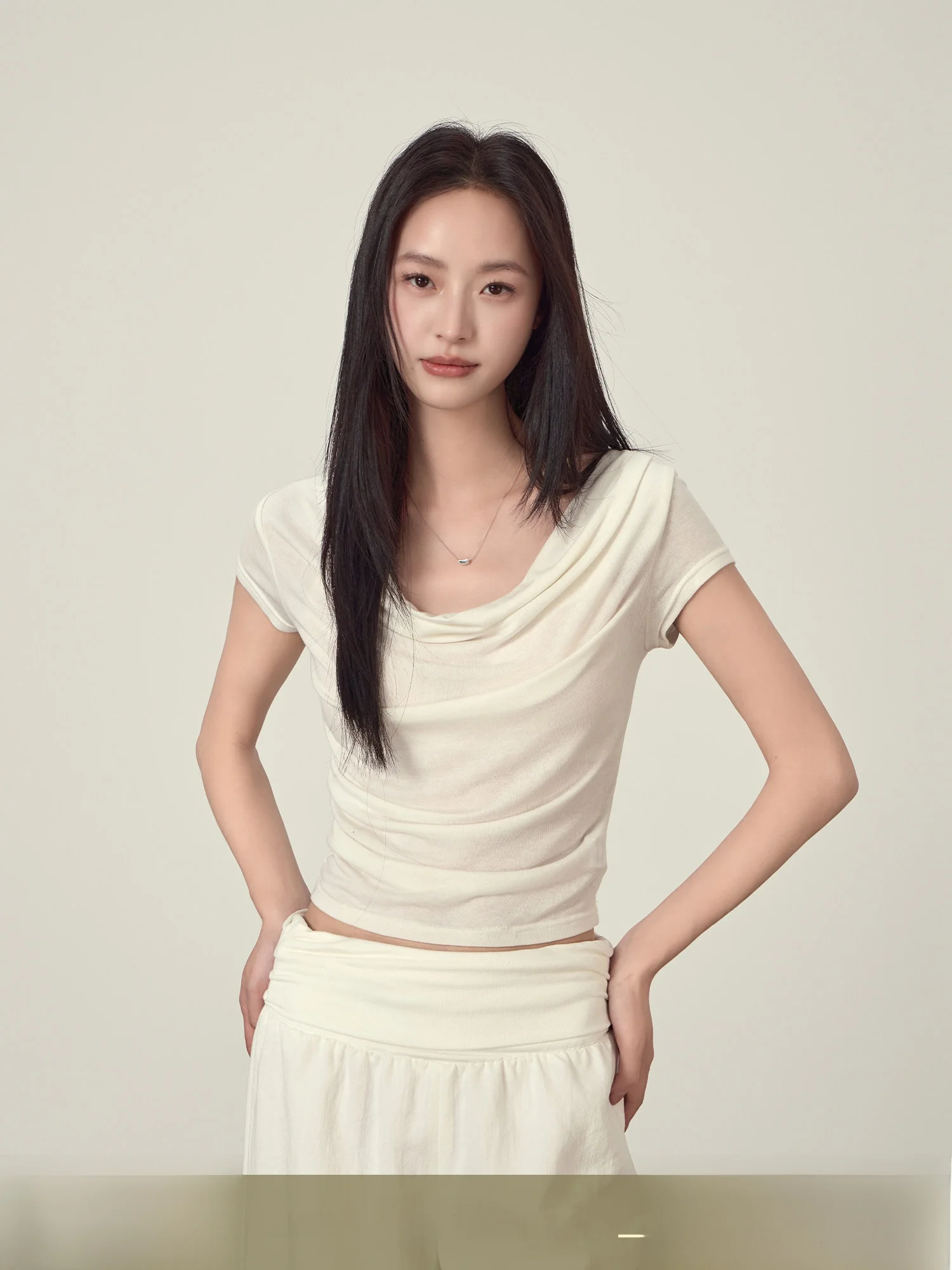 Rising Short Sleeve Ruffle Collar Women's T-shirt Summer Casual Style Slim Fit Breathable Lenzing Fiber White Short Top
Rising Short Sleeve Ruffle Collar Women's T-shirt Summer Casual Style Slim Fit Breathable Lenzing Fiber White Short Top