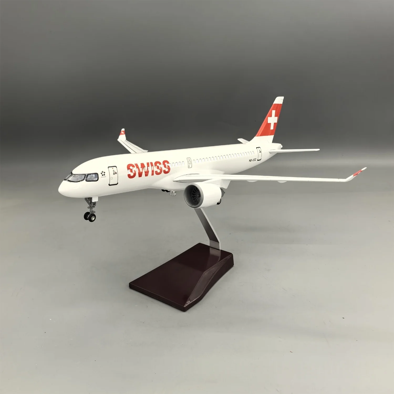 38cm Aircraft Diecast A220-300 Swiss Airways Resin Plane Model 1/100 Scale With LED Light & Stand For Adults Fun Hobby Ornament
38cm Aircraft Diecast A220-300 Swiss Airways Resin Plane Model 1/100 Scale With LED Light & Stand For Adults Fun Hobby Ornament