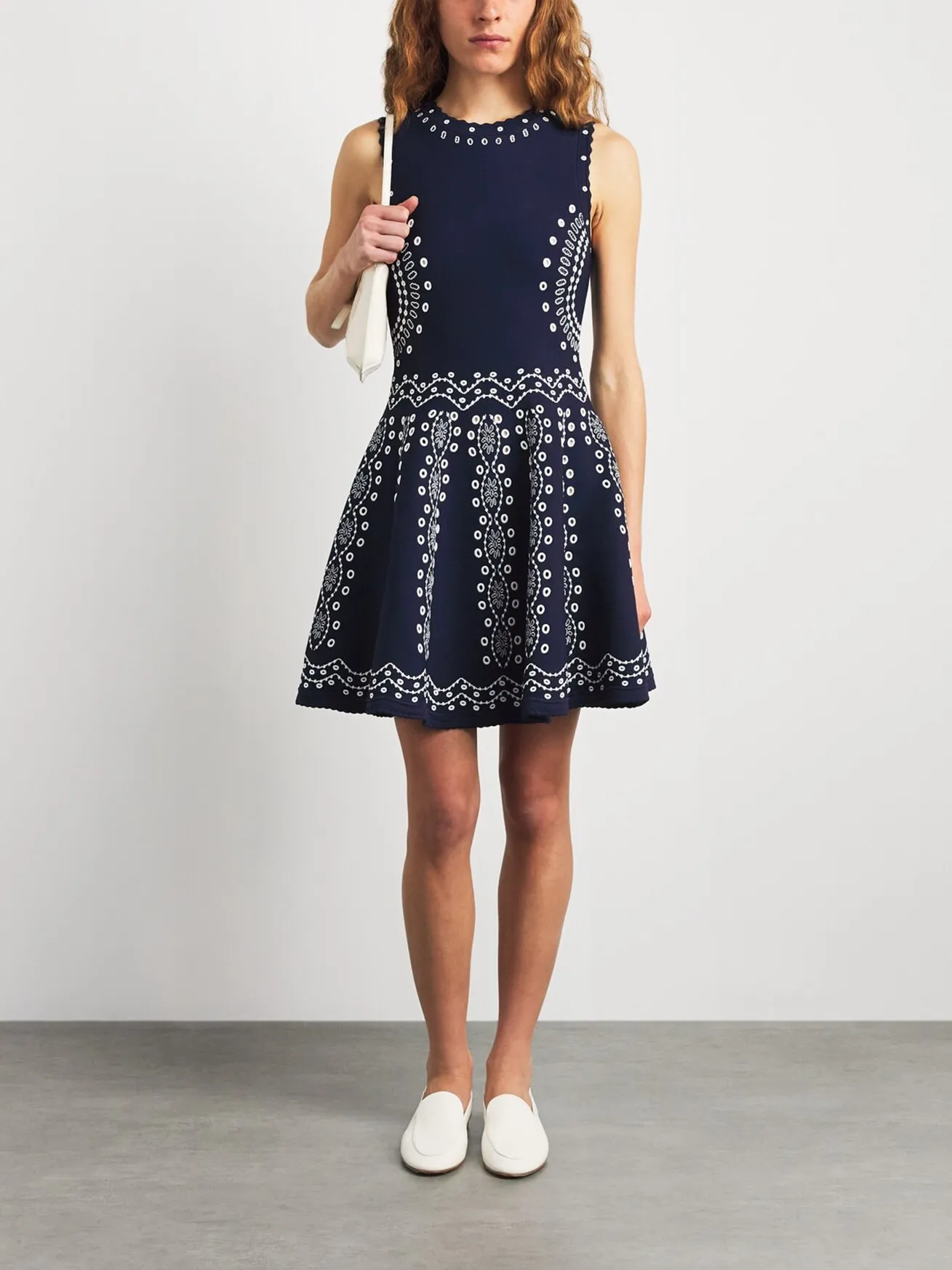 Slimming Eyelet Waist Cinched Short Knitted Dress round Neck Sleeveless French Style High Waist Elastic Knit Casual A-Line Skirt
Slimming Eyelet Waist Cinched Short Knitted Dress round Neck Sleeveless French Style High Waist Elastic Knit Casual A-Line Skirt