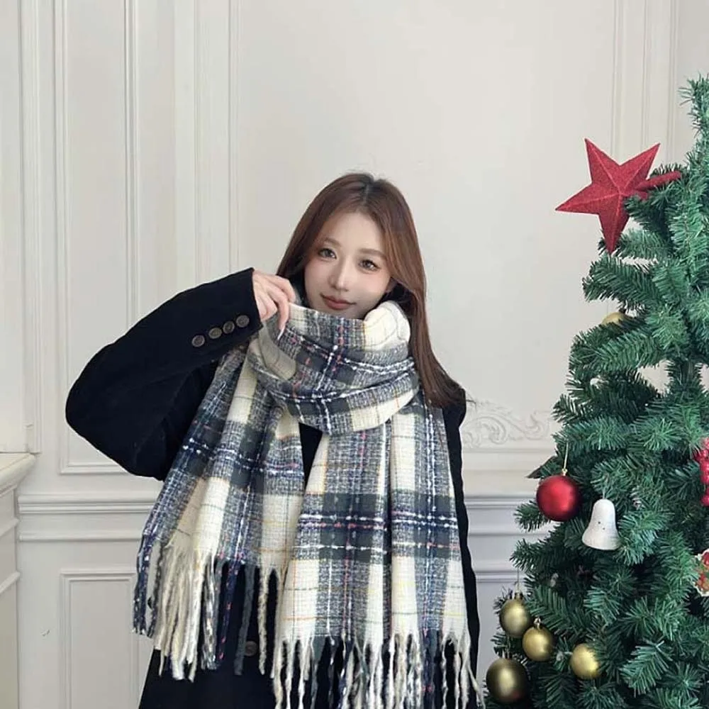 Soft Soft Plaid Knitted Scarf Classic Cold-proof Long Tassel Neckscarf Korean Style Solid Color Women Thickened Scarf Christmas
Soft Soft Plaid Knitted Scarf Classic Cold-proof Long Tassel Neckscarf Korean Style Solid Color Women Thickened Scarf Christmas