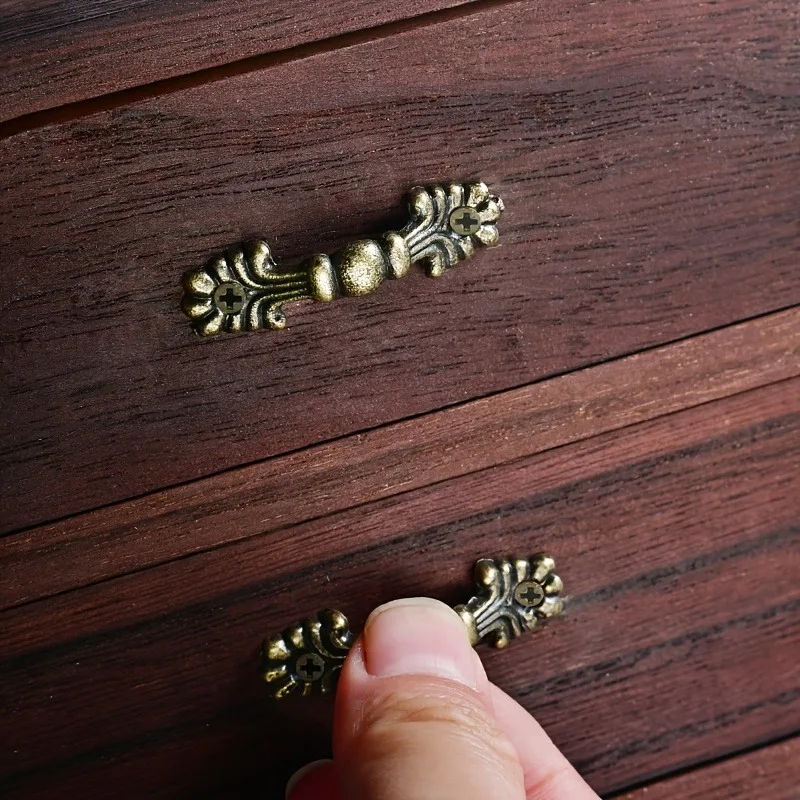 20 шт., новый китайский домашний декор, антикварный ящик, украшение для шкафа, ручка из цинкового сплава, аксессуары
20 шт., новый китайский домашний декор, антикварный ящик, украшение для шкафа, ручка из цинкового сплава, аксессуары