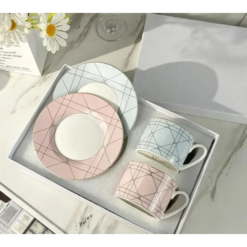 Modern trendy style coffee cup and plate set, luxurious ceramic cup, afternoon tea cup and plate gift box
Modern trendy style coffee cup and plate set, luxurious ceramic cup, afternoon tea cup and plate gift box