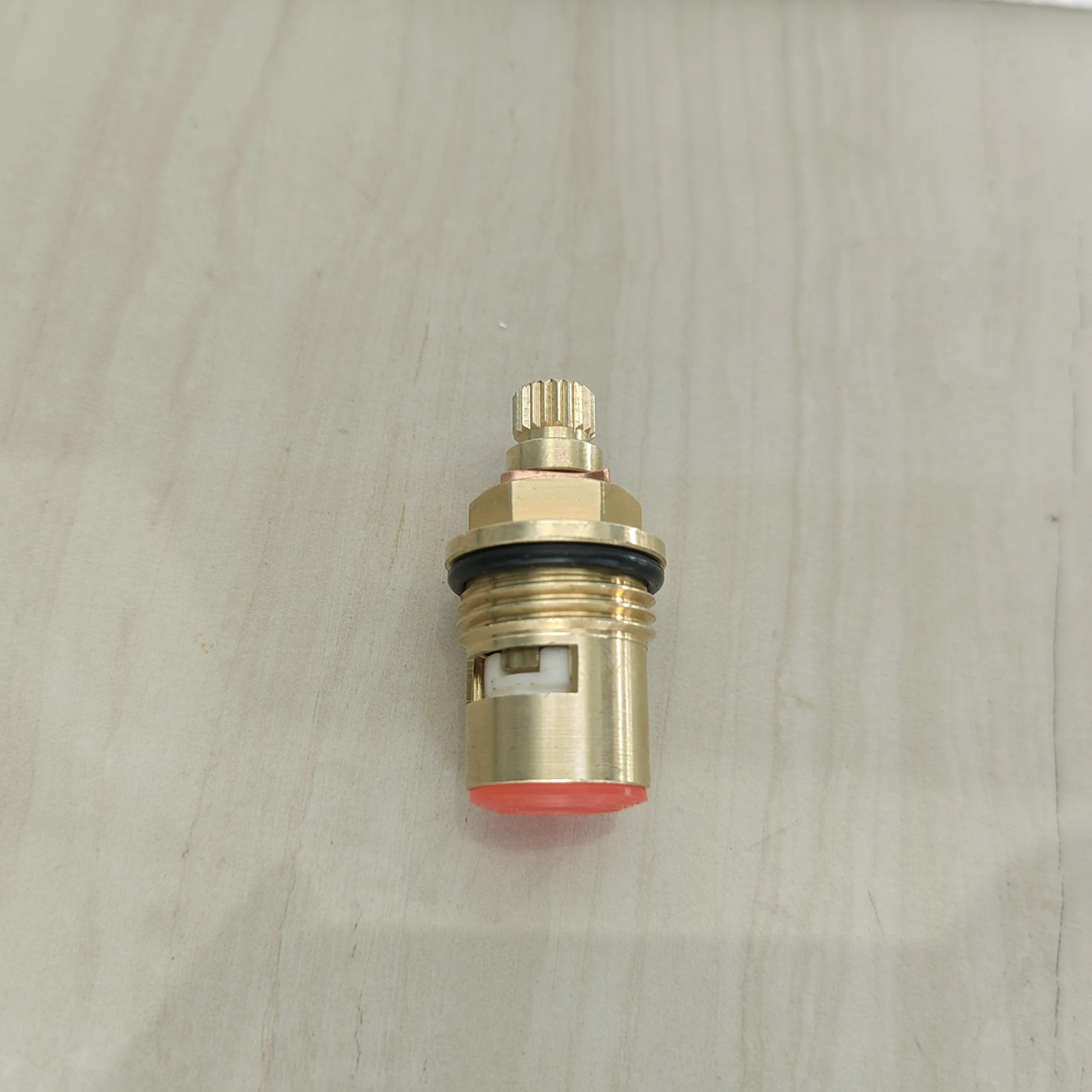 1/4 поворота G3/8 с одним зубцом, аксессуары для латунных картриджей, смеситель для горячей или холодной воды, латунный сердечник клапана
1/4 поворота G3/8 с одним зубцом, аксессуары для латунных картриджей, смеситель для горячей или холодной воды, латунный сердечник клапана