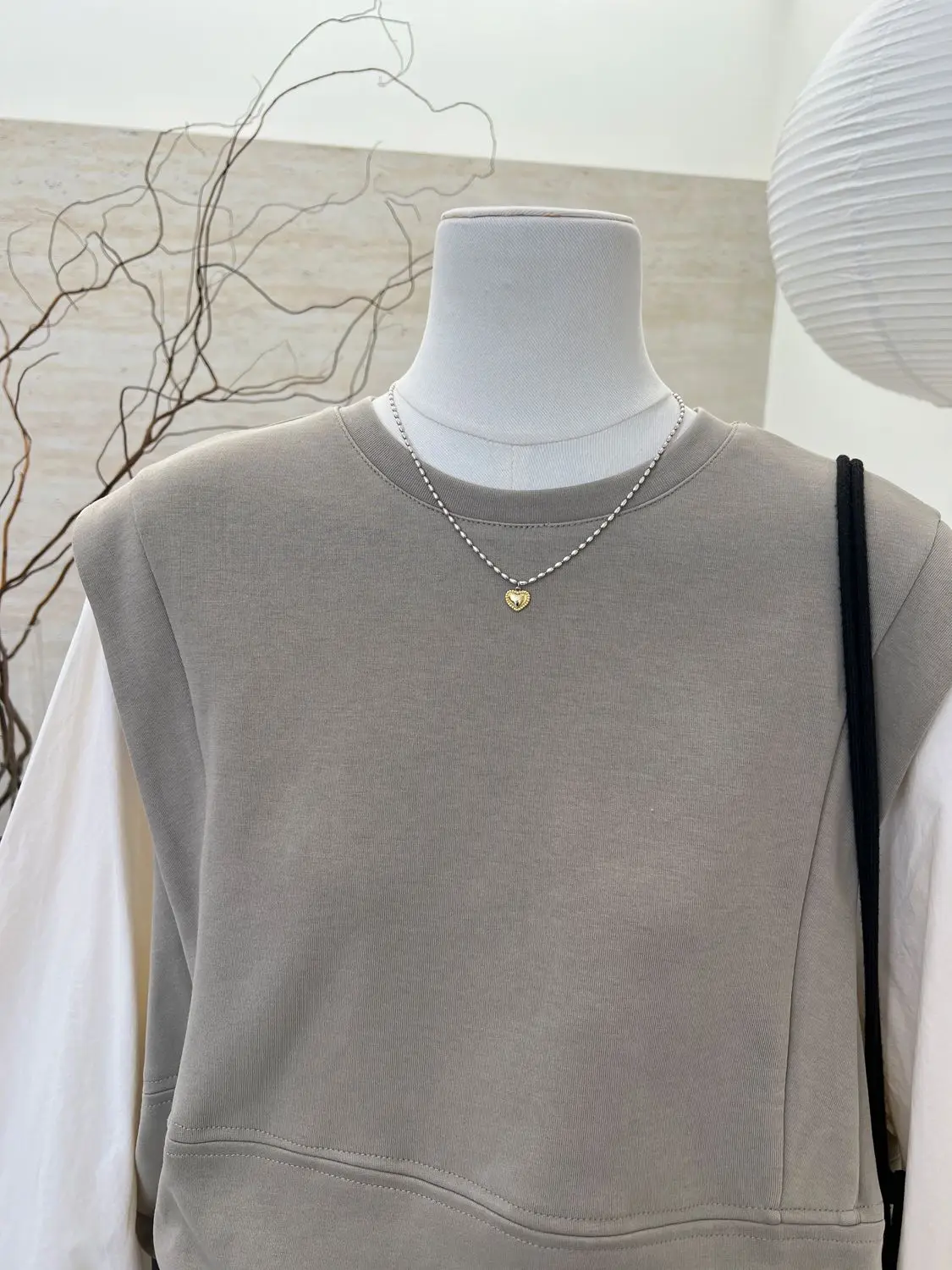 Женские толстовки на молнии Kawaii, многослойные, корейские, универсальные, в японском стиле, в стиле ретро, самые последние модели, бархатные, верхние, американские мешковатые с длинными рукавами
Женские толстовки на молнии Kawaii, многослойные, корейские, универсальные, в японском стиле, в стиле ретро, самые последние модели, бархатные, верхние, американские мешковатые с длинными рукавами