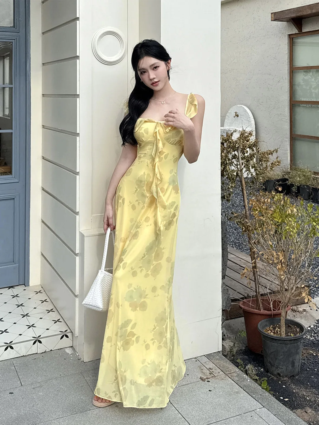 French Retro Y2K Printed Ruffled Ribbon Square-neck Dress For Women's Summer Sexy Slim Camisole Floral Tie-up Yellow Fairy Dress
French Retro Y2K Printed Ruffled Ribbon Square-neck Dress For Women's Summer Sexy Slim Camisole Floral Tie-up Yellow Fairy Dress