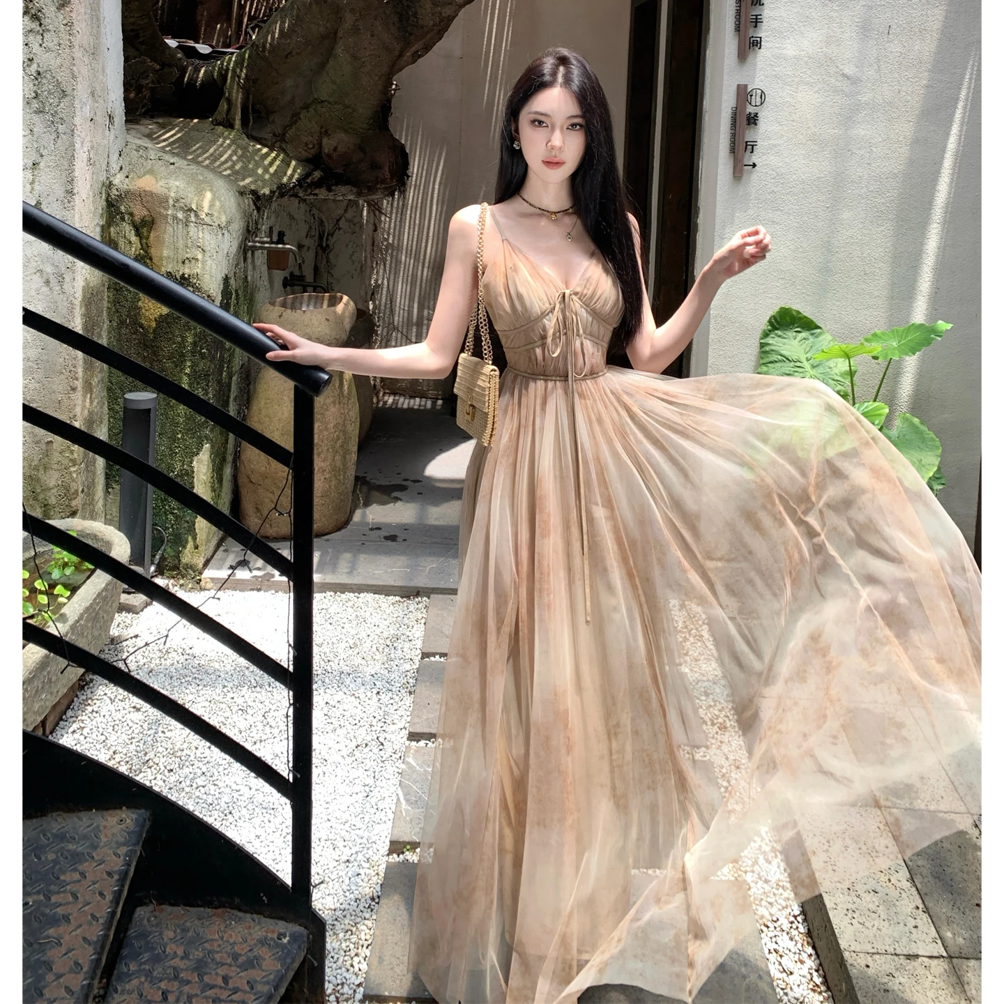 Summer French Elegant Vintage Long Dress Women's Mesh V Neck Thin Spaghetti Strap Slim Dress Beach Vacation High Waist Dress
Summer French Elegant Vintage Long Dress Women's Mesh V Neck Thin Spaghetti Strap Slim Dress Beach Vacation High Waist Dress