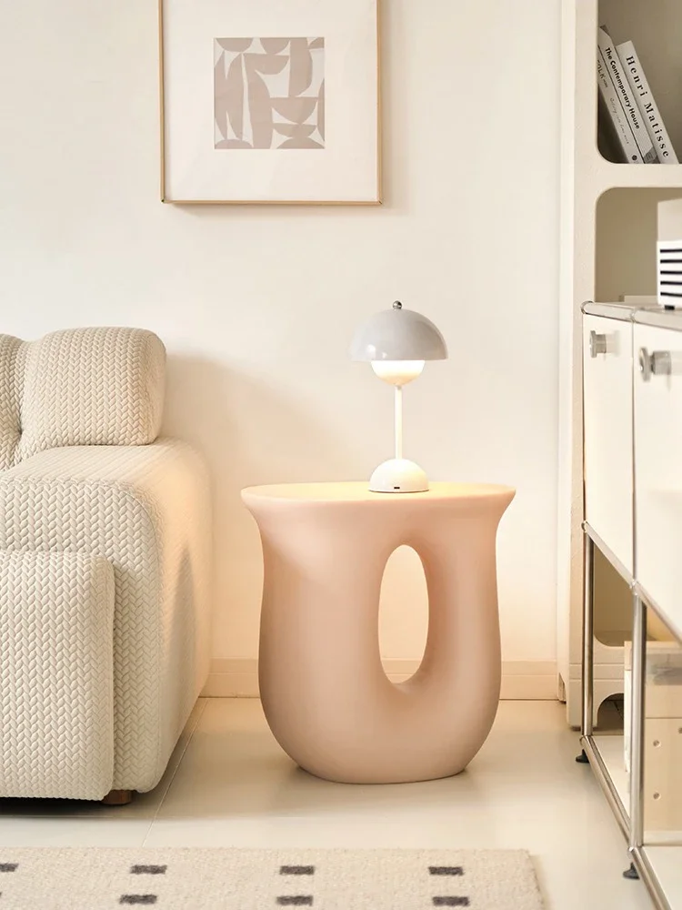 Light luxury high-end living room coffee table small apartment cream wind side table creative bedroom bedside table
Light luxury high-end living room coffee table small apartment cream wind side table creative bedroom bedside table