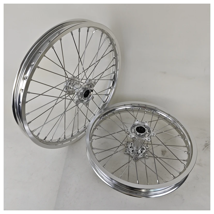 Комплект колес Chrome Silver Ultra Bee 21*1.6 18*2.15 для электровелосипедов и внедорожных мотоциклов
Комплект колес Chrome Silver Ultra Bee 21*1.6 18*2.15 для электровелосипедов и внедорожных мотоциклов