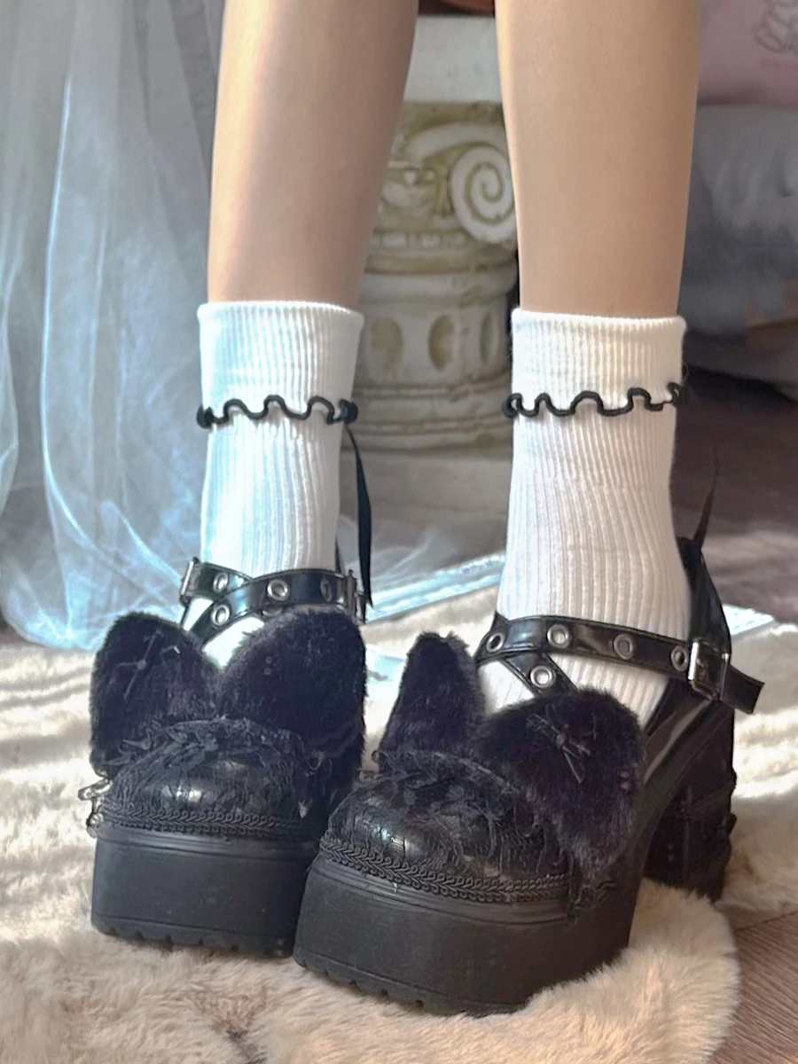 Pinkyo Original Black Lace Cat Ear Academy Style 2024 Autumn/winter New Pine Cake Thick Bottom Lolita Single Shoes
Pinkyo Original Black Lace Cat Ear Academy Style 2024 Autumn/winter New Pine Cake Thick Bottom Lolita Single Shoes