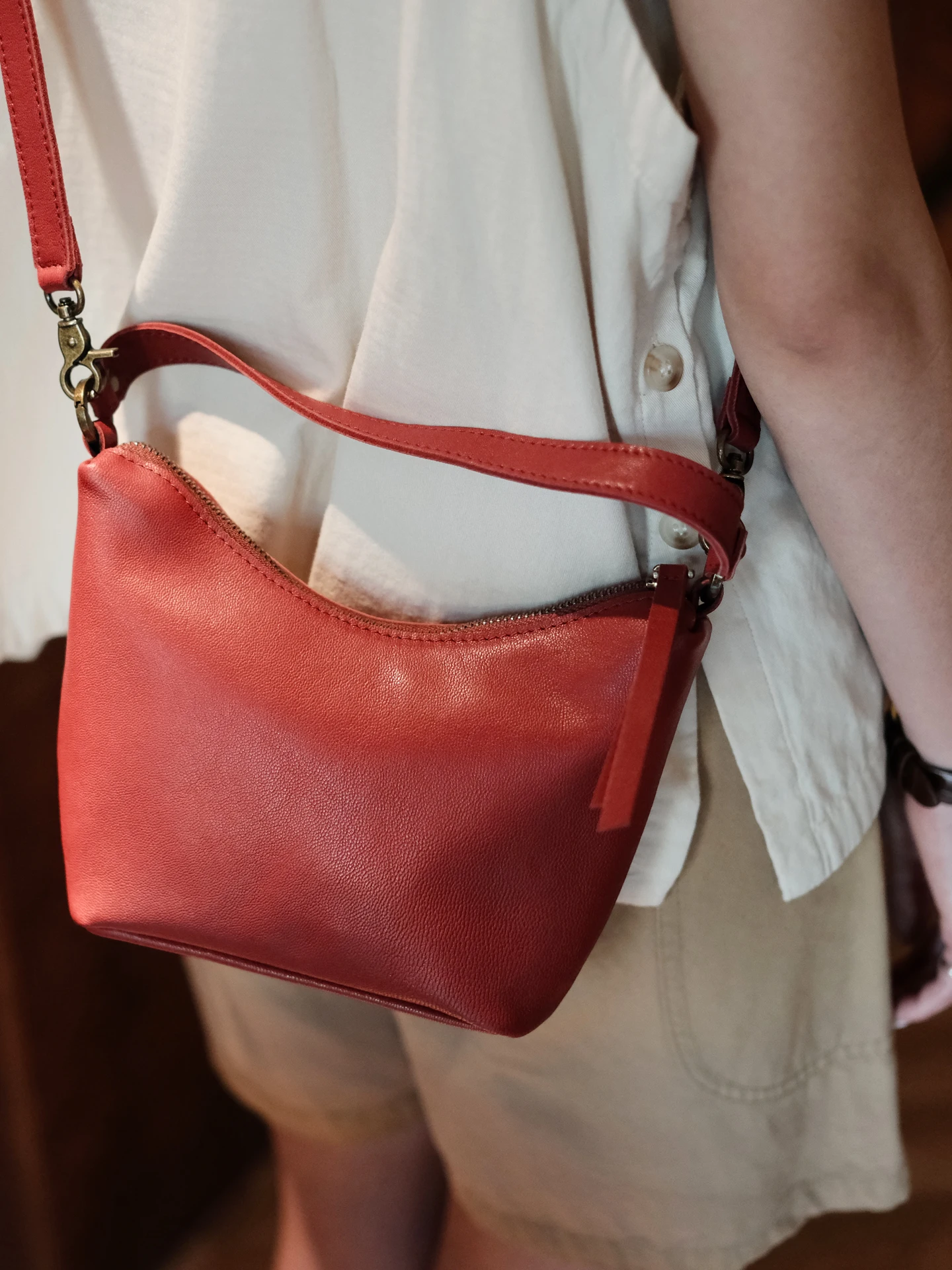 PNDME casual designer women's genuine leather multifunctional small handbag vintage luxury real cowhide shoulder crossbody bag
PNDME casual designer women's genuine leather multifunctional small handbag vintage luxury real cowhide shoulder crossbody bag