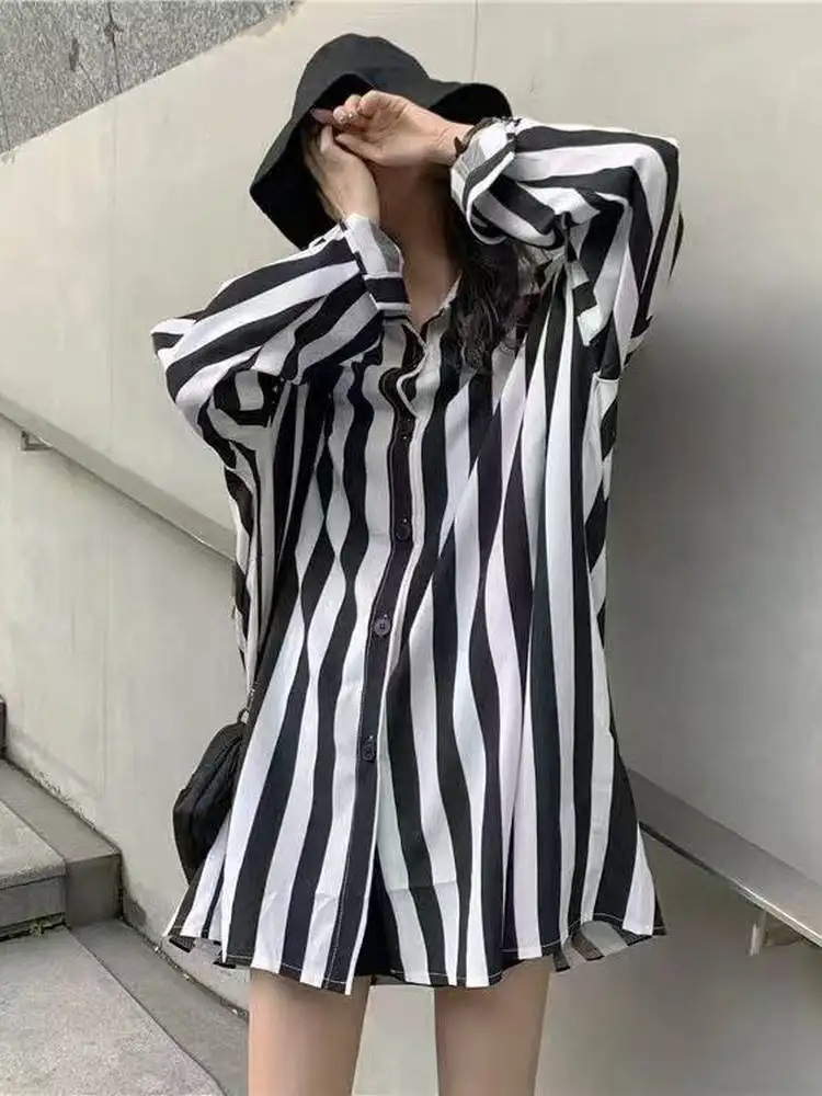Women's Striped irt Loose Fit Long Sve Ne Sun Protection Faionable Slimming Middle-Length Casual Top
Women's Striped irt Loose Fit Long Sve Ne Sun Protection Faionable Slimming Middle-Length Casual Top