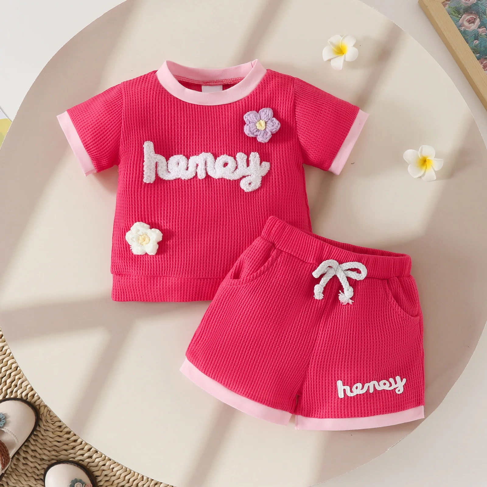 0-3Years Toddler Baby Girl Summer Outfits Lovely Flower Decor Letter Embroidery Short Sleeve T-Shirt with Shorts Infant Sets
0-3Years Toddler Baby Girl Summer Outfits Lovely Flower Decor Letter Embroidery Short Sleeve T-Shirt with Shorts Infant Sets