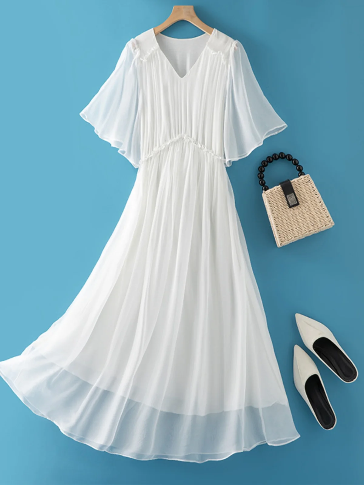 Elegant Silk Dress Women's 2026 New Beach Vacation Style Simple Elegance Silk Beach Skirt Summer Short Sleeve V-neck
Elegant Silk Dress Women's 2026 New Beach Vacation Style Simple Elegance Silk Beach Skirt Summer Short Sleeve V-neck