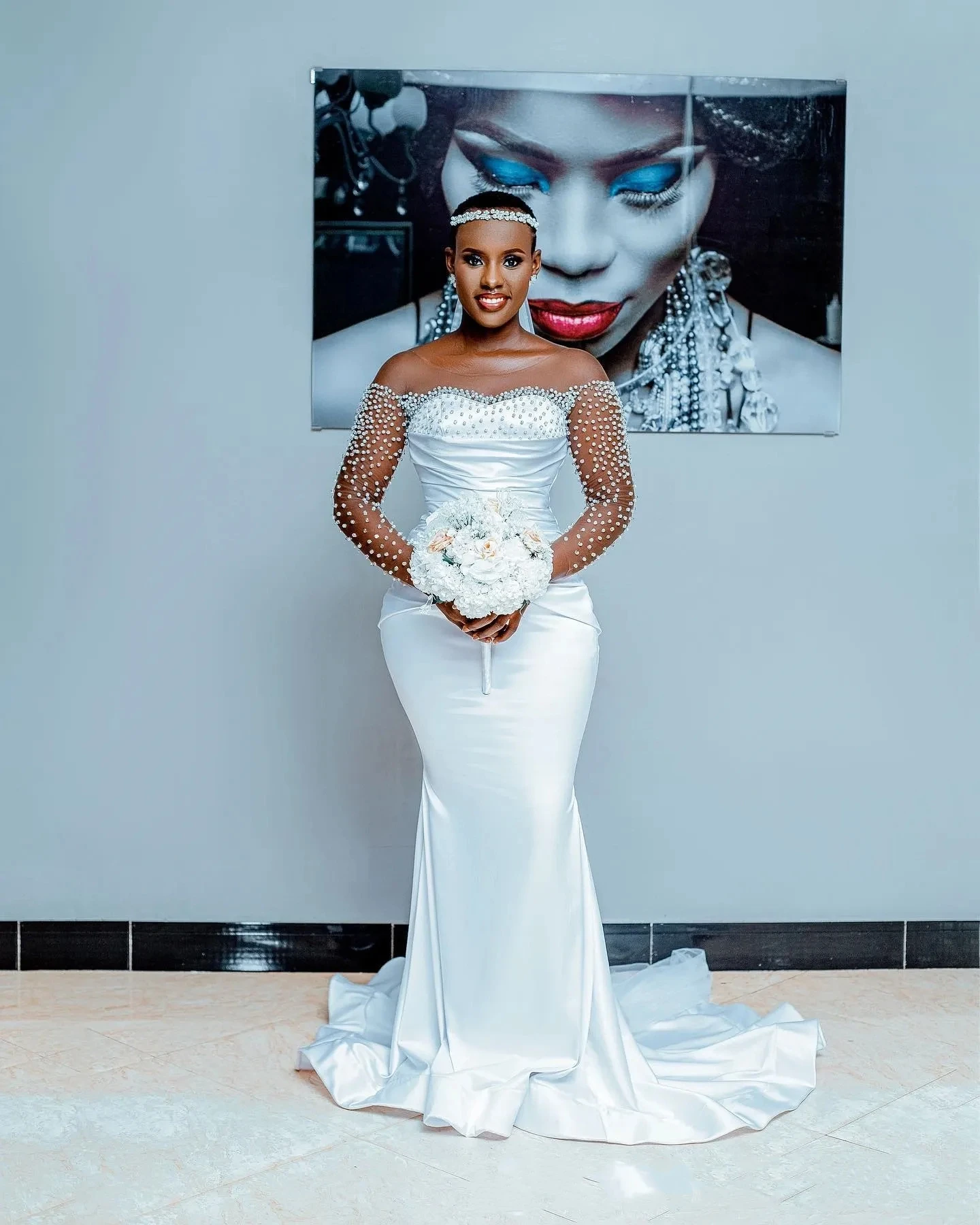 Customized New Luxurious White Mermaid Pearl Wedding Dress Sexy Round Neck Lace Long Sleeved Elegant African Bridal Dress 2025
Customized New Luxurious White Mermaid Pearl Wedding Dress Sexy Round Neck Lace Long Sleeved Elegant African Bridal Dress 2025
