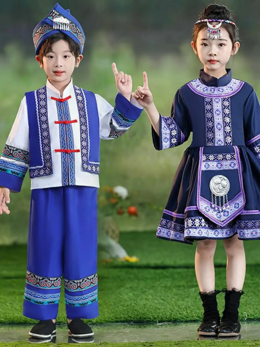 Children's Minority Costume Performance Clothes Miao Yao Ethnic Group Traditional Outfits Rabbit Fur Three-acetate Fiber
Children's Minority Costume Performance Clothes Miao Yao Ethnic Group Traditional Outfits Rabbit Fur Three-acetate Fiber