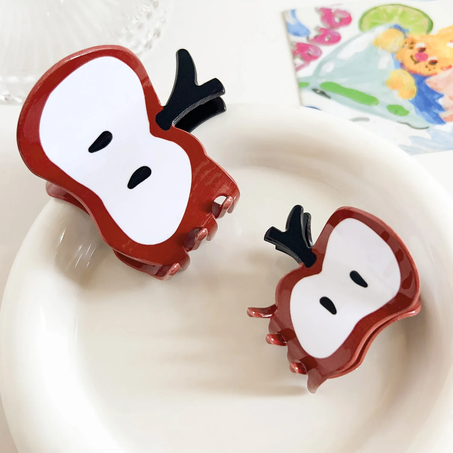 Trendy Fruit Theme PVC Apple Hair Claw Back Bun Maker Women's Secure Shark Clip Korean Hairstyle
Trendy Fruit Theme PVC Apple Hair Claw Back Bun Maker Women's Secure Shark Clip Korean Hairstyle