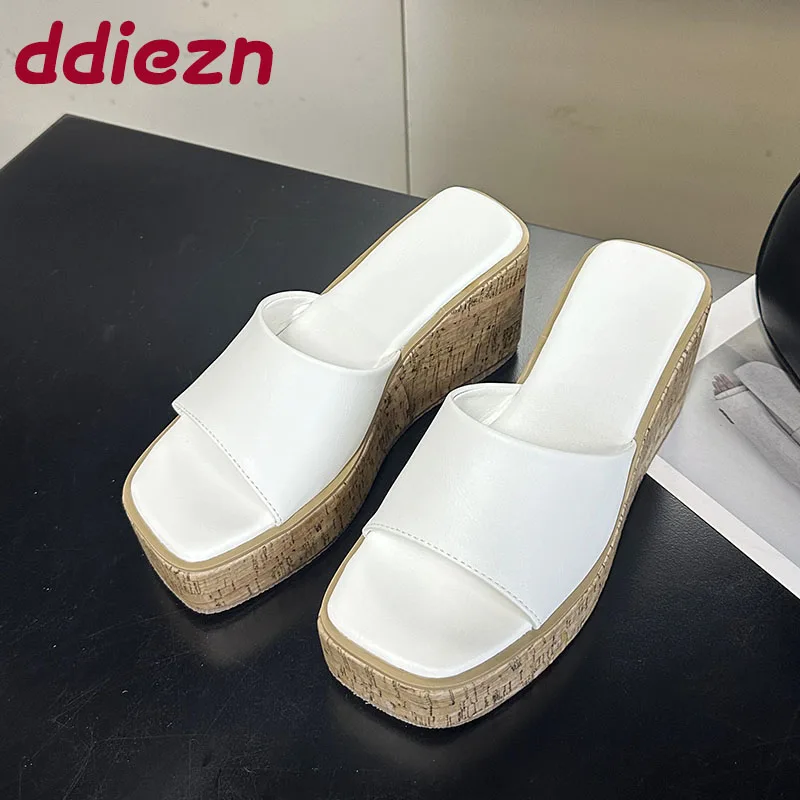 Fashion Thick Soled Footwear Ladies Wedges Slippers Shoes Platform Women Wedges Slippers Shoes Female Slides Sandals Big Size 43
Fashion Thick Soled Footwear Ladies Wedges Slippers Shoes Platform Women Wedges Slippers Shoes Female Slides Sandals Big Size 43