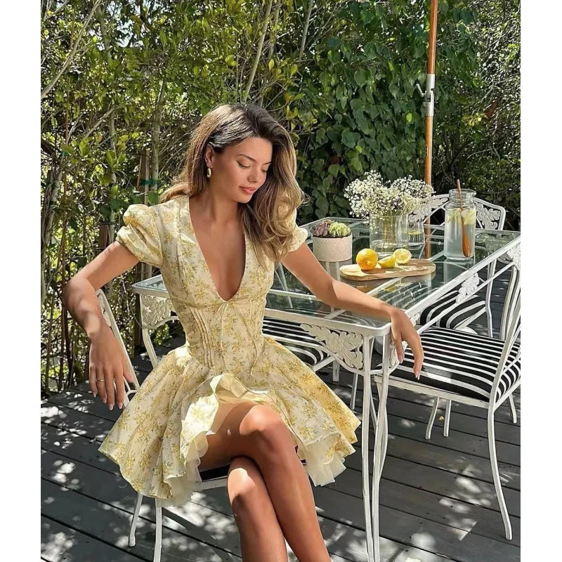 2025 Printed Short-Sleeve V-Neck Pleated women Dress, Hot New Mini Skirt in Yellow fasion,Sexy, Stylish, and Comfortable
2025 Printed Short-Sleeve V-Neck Pleated women Dress, Hot New Mini Skirt in Yellow fasion,Sexy, Stylish, and Comfortable