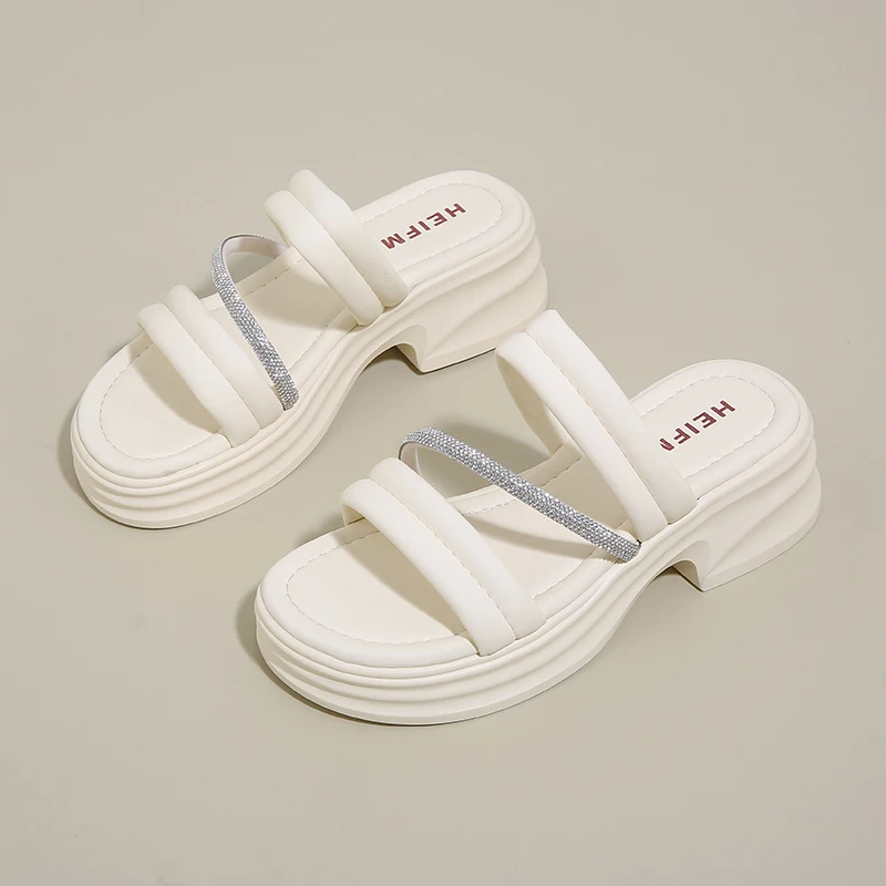 Women Summer Comfortable Breathable Soft PU Slippers Lightweight PVC Sole 5.5cm Thick Casual Indoor Outdoor Non-Slip Footwear 
Women Summer Comfortable Breathable Soft PU Slippers Lightweight PVC Sole 5.5cm Thick Casual Indoor Outdoor Non-Slip Footwear