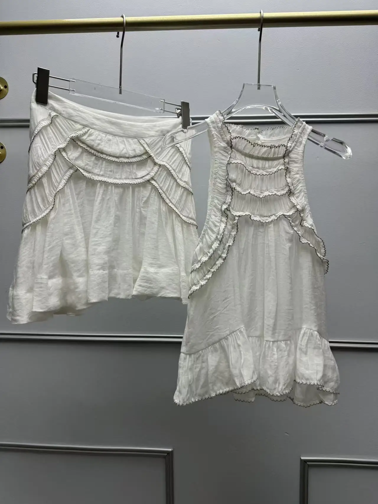 2026 Spring Summer Embroidered Lace Trim off Shoulder Top Short Skirt Set Women's Loose Fit Fashion Ensemble Winter Spring
2026 Spring Summer Embroidered Lace Trim off Shoulder Top Short Skirt Set Women's Loose Fit Fashion Ensemble Winter Spring