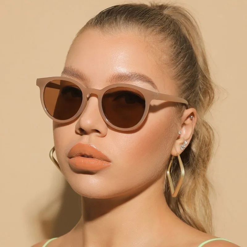 10 pairs of unisex circular minimalist style sunglasses, suitable for electronic music festivals, travel, vacations, sports
10 pairs of unisex circular minimalist style sunglasses, suitable for electronic music festivals, travel, vacations, sports
