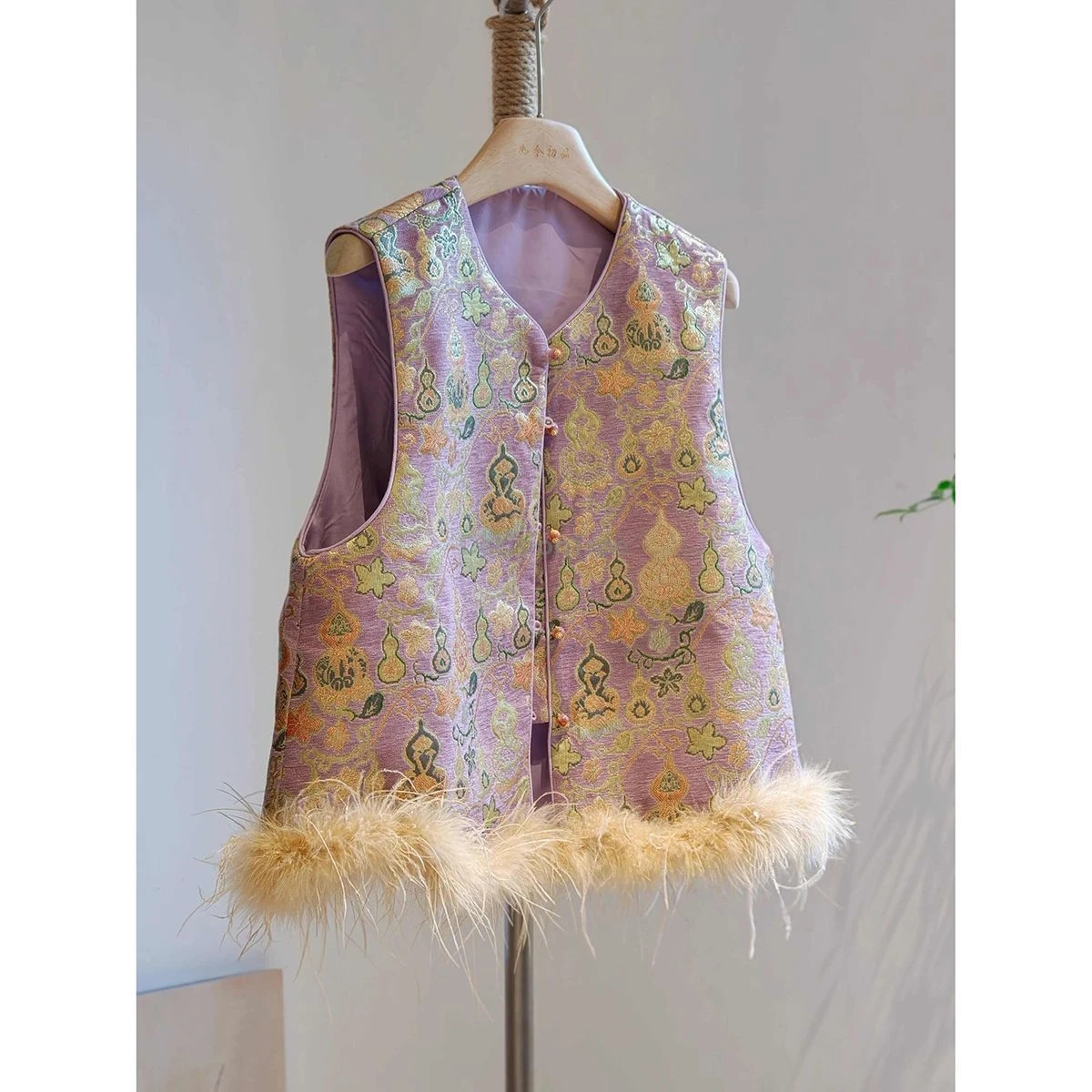 2025 trendy design advanced sense new chinese style cotton vest retro elegant gentle style vest winter printing warm singlet
2025 trendy design advanced sense new chinese style cotton vest retro elegant gentle style vest winter printing warm singlet