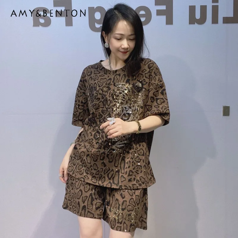 Summer New Women's Leopard Print Crew Neck Short Sleeved Rhinestone T-shirt + Shorts Two-piece Set Cool Clothes Oversized Outfit
Summer New Women's Leopard Print Crew Neck Short Sleeved Rhinestone T-shirt + Shorts Two-piece Set Cool Clothes Oversized Outfit