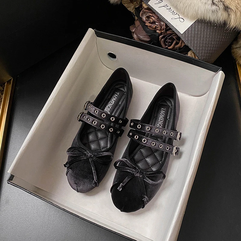 Runaway Princess French-style soft-soled velvet Mary Jane shoes with bow for women, early spring fairy-style suede flats
Runaway Princess French-style soft-soled velvet Mary Jane shoes with bow for women, early spring fairy-style suede flats