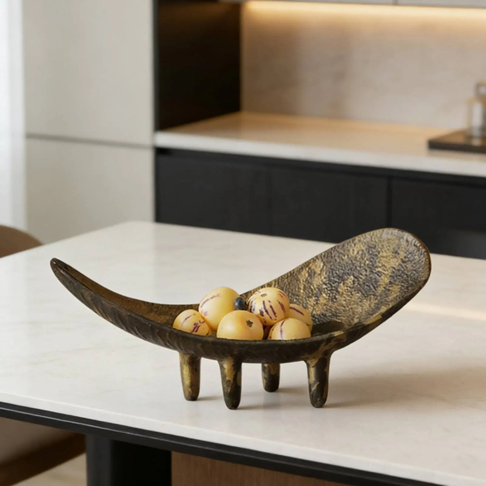 Retro Metal Tray Multi-Functional Modern Decorative Centerpiece Foliage Shaped Serving Dish Unique Shape Countertop Container
Retro Metal Tray Multi-Functional Modern Decorative Centerpiece Foliage Shaped Serving Dish Unique Shape Countertop Container