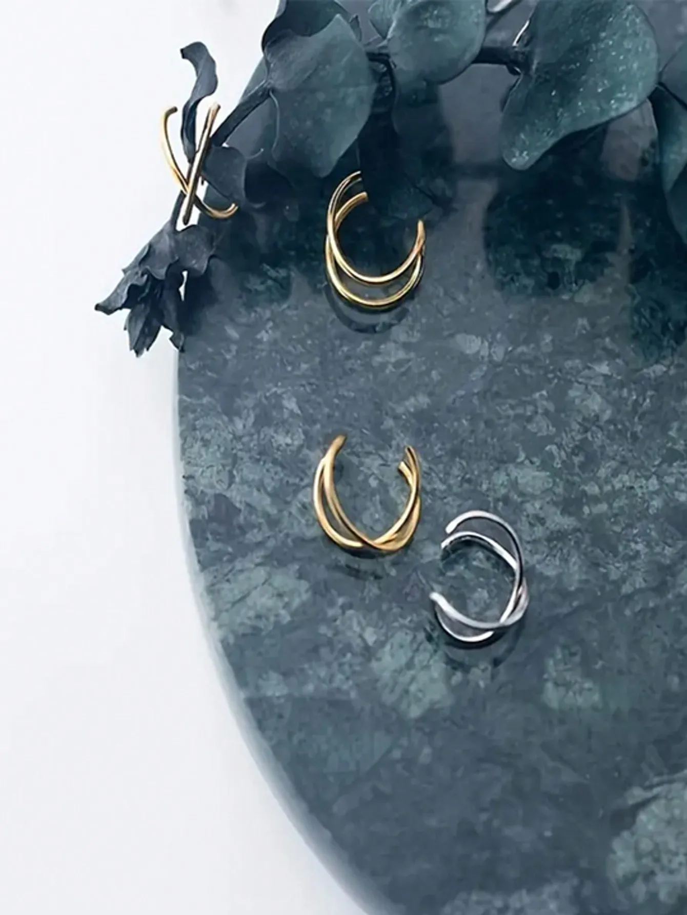 2pcs/Set Simple & Double Layer Clip-On Earrings, Couple Earring Accessories, Unisex Christmas, New Year, Valentine's Day Holiday Gift
2pcs/Set Simple & Double Layer Clip-On Earrings, Couple Earring Accessories, Unisex Christmas, New Year, Valentine's Day Holiday Gift