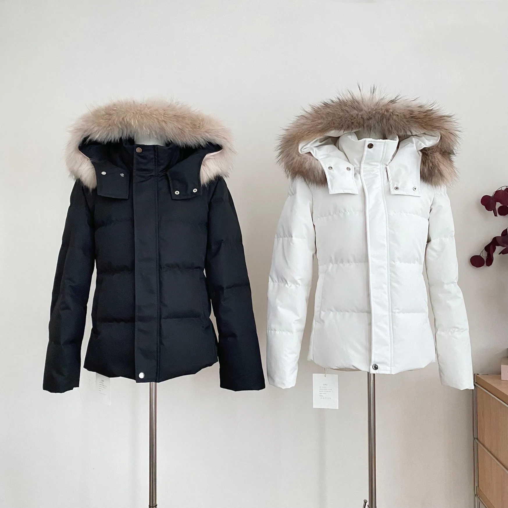 Women's Faux Fur Hooded White Duck Down Slim Coat Lady Winter Thick Warm Streetwear Down Padded Outwear
Women's Faux Fur Hooded White Duck Down Slim Coat Lady Winter Thick Warm Streetwear Down Padded Outwear